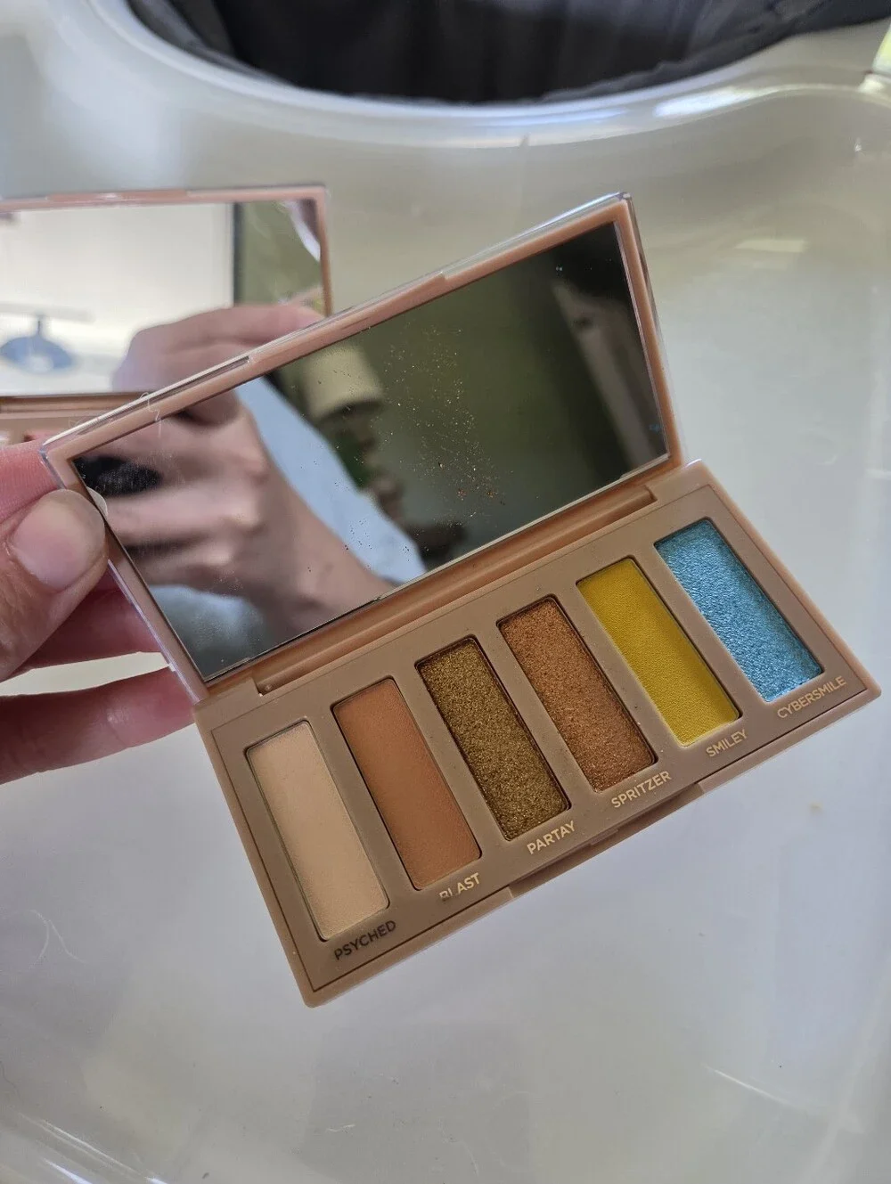 Set of 2 Urban Decay x Smiley Naked Mini Eyeshadow Palettes - Mucho Happy & Chil